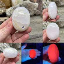 Load image into Gallery viewer, Pink Calcite / Mangano Palm Stones