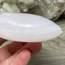 将图像加载到图库查看器中,Pink Calcite / Mangano Calcite 4" Moon