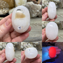 Load image into Gallery viewer, Pink Calcite / Mangano Palm Stones