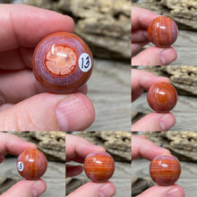 Bild in Galerie-Viewer laden, Carnelian Snakeskin 22mm Spheres