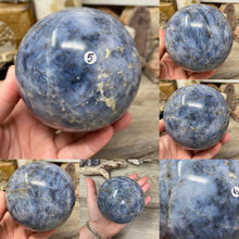 Bild in Galerie-Viewer laden, Dumortierite "Blue Quartz" Large Sphere #05 - 3.54" / 90mm