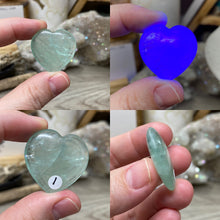 Bild in Galerie-Viewer laden, Fluorite 1" Hearts * UV Reactive