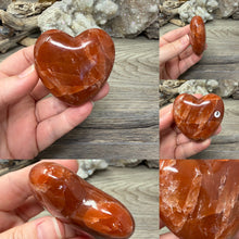 将图像加载到图库查看器中,Red Calcite Hearts