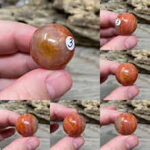 Bild in Galerie-Viewer laden, Carnelian Snakeskin 22mm Spheres