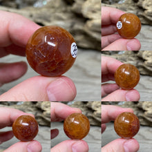 Bild in Galerie-Viewer laden, Carnelian Snakeskin 22mm Spheres