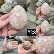 Bild in Galerie-Viewer laden, Onyx 2.5" Eggs from Mexico