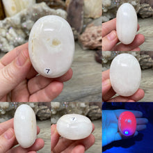 Load image into Gallery viewer, Pink Calcite / Mangano Palm Stones