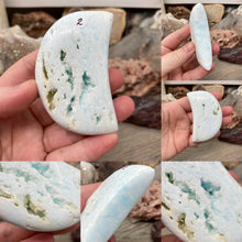 Bild in Galerie-Viewer laden, Blue Aragonite Moon #02