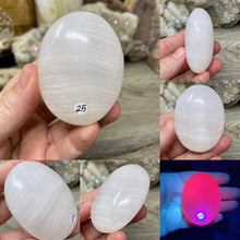 Load image into Gallery viewer, Pink Calcite / Mangano Palm Stones
