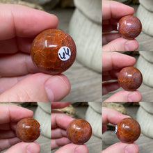 Bild in Galerie-Viewer laden, Carnelian Snakeskin 22mm Spheres