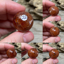Bild in Galerie-Viewer laden, Carnelian Snakeskin 22mm Spheres
