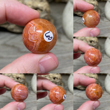 Bild in Galerie-Viewer laden, Carnelian Snakeskin 22mm Spheres