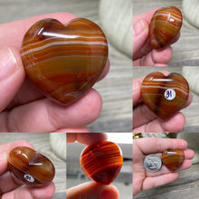 Bild in Galerie-Viewer laden, Carnelian 30mm Hearts