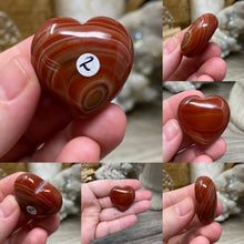 Bild in Galerie-Viewer laden, Carnelian 30mm Hearts
