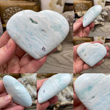 Bild in Galerie-Viewer laden, Blue Aragonite Heart Palm Stones