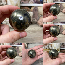 Bild in Galerie-Viewer laden, Pyrite Spheres