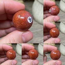 Bild in Galerie-Viewer laden, Carnelian Snakeskin 22mm Spheres