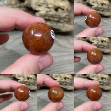 Bild in Galerie-Viewer laden, Carnelian Snakeskin 22mm Spheres