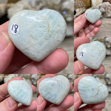 Bild in Galerie-Viewer laden, Aquamarine Pocket Hearts