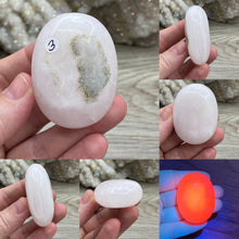 Load image into Gallery viewer, Pink Calcite / Mangano Palm Stones