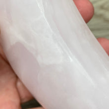 将图像加载到图库查看器中,Pink Calcite / Mangano Calcite 4" Moon