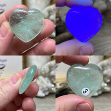 Bild in Galerie-Viewer laden, Fluorite 1" Hearts * UV Reactive
