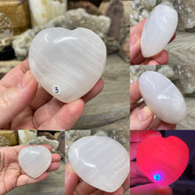 Bild in Galerie-Viewer laden, Pink Calcite / Mangano Calcite 2" Heart Palm Stones