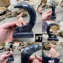 Bild in Galerie-Viewer laden, Onyx 5" Wolf on Crescent Moon from Mexico