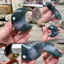 Bild in Galerie-Viewer laden, Moss Agate 2.25" Moons