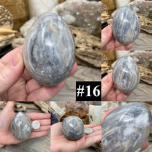 Bild in Galerie-Viewer laden, Onyx 2.5" Eggs from Mexico