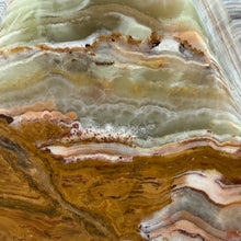 Carica l'immagine nel visualizzatore di Gallery, Green Onyx 4" Pyramid #02