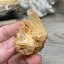 Bild in Galerie-Viewer laden, Red / Tangerine Quartz Cluster #111