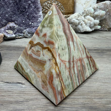 Load image into Gallery viewer, Green Onyx 4" Pyramid #03