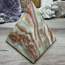 Load image into Gallery viewer, Green Onyx 4" Pyramid #03