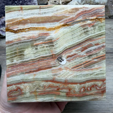 Load image into Gallery viewer, Green Onyx 4" Pyramid #03