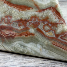Load image into Gallery viewer, Green Onyx 4" Pyramid #03