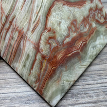 Load image into Gallery viewer, Green Onyx 4" Pyramid #03