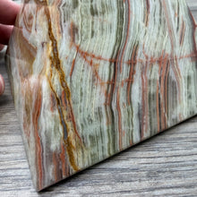 Load image into Gallery viewer, Green Onyx 4" Pyramid #03