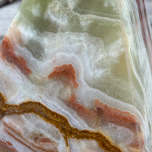 Load image into Gallery viewer, Green Onyx 4" Pyramid #03
