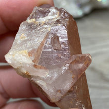 Cargar imagen en el visor de la galería, Red / Tangerine Quartz Cluster #112