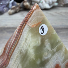 Load image into Gallery viewer, Green Onyx 4" Pyramid #03