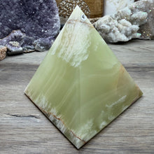 Load image into Gallery viewer, Green Onyx 4" Pyramid #04