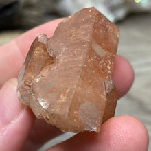 Cargar imagen en el visor de la galería, Red / Tangerine Quartz Cluster #112