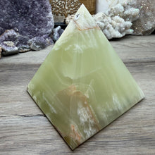 Load image into Gallery viewer, Green Onyx 4" Pyramid #04
