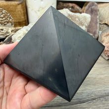 Cargar imagen en el visor de la galería, Shungite 3" Pyramids