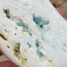 Bild in Galerie-Viewer laden, Blue Aragonite Moon #02