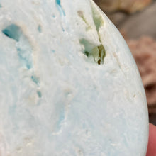 Bild in Galerie-Viewer laden, Blue Aragonite Moon #02
