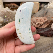 Bild in Galerie-Viewer laden, Blue Aragonite Moon #03