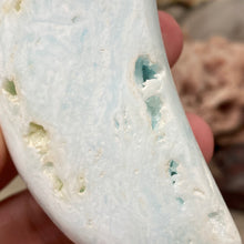 Bild in Galerie-Viewer laden, Blue Aragonite Moon #03