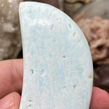 Bild in Galerie-Viewer laden, Blue Aragonite Moon #03